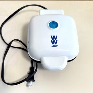 WW Dash Egg Bite Maker Makes 4 Egg Bites